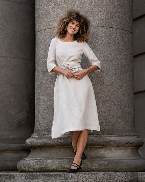 The menique women's linen wrap dress MILEY in natural color.