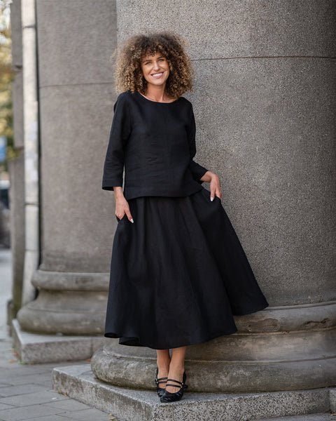 The menique women's linen skirt EVELYN in black color.