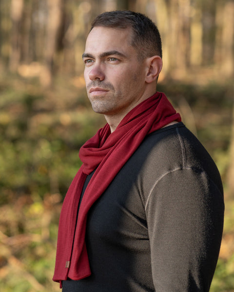 menique Men's Merino Scarf Royal Cherry Color